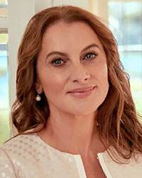 Dr Lynn Theron