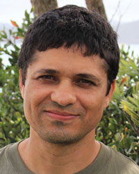 Dr Byron Theron